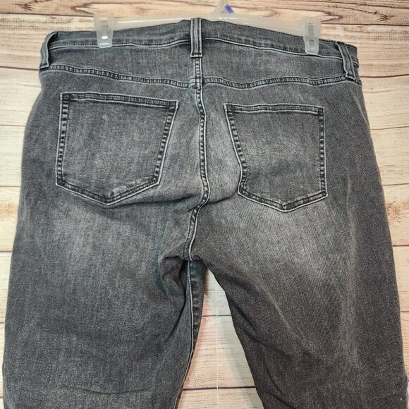 Gap True Skinny Mid Rise Black Jeans Button Zipper Raw Hem Pant Legs Size 34/18R - Picture 7 of 13